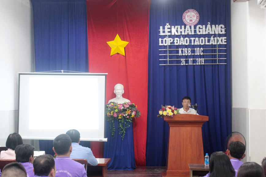 Thầy Võ Thanh Hùng - Đại diện giáo viên dạy Lý Thuyết & Thực Hành